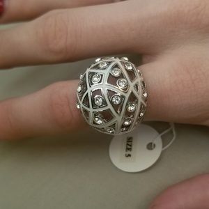 Lia Sophia crystallo ring sz 5 new in box